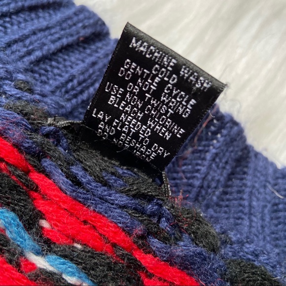 Wet Seal Short Sleeve Cropped Pattern Sweater - Picture 6 of 7